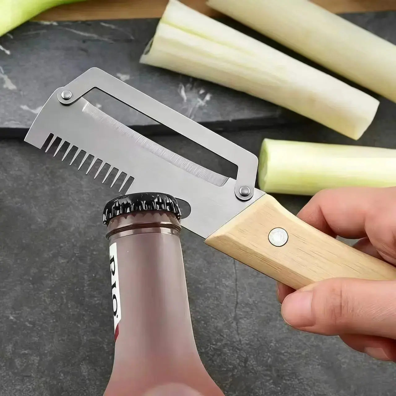 【Summervibes】Multi-Functional Vegetable Peeler for Kitchen, Ultra-Sharp Stainless Steel Blade with Wooden Handle and Bottle Opener, for Vegetables or Fruits That Need to Be Peeled (2 Pcs)